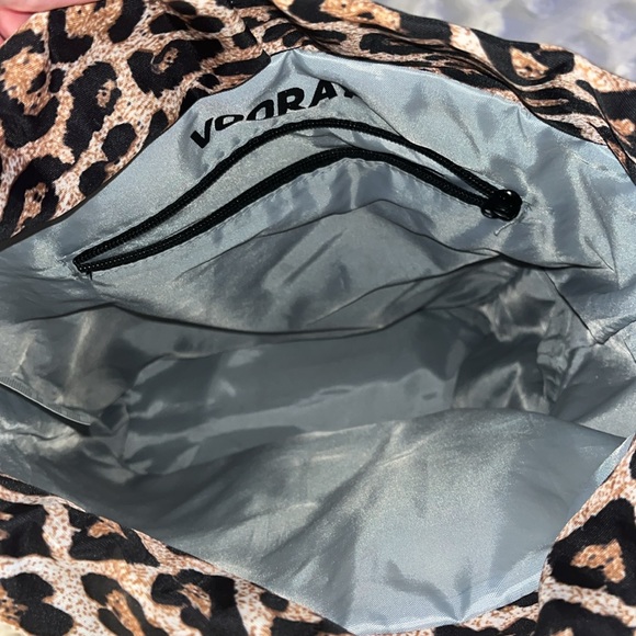 VOORAY Flex Cinch Backpack | Leopard Print - Picture 6 of 6